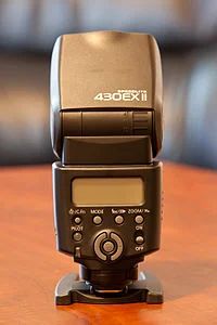 Лот: 6860844. Фото: 1. Вспышка Canon speedlite 430 EX... Вспышки, осветители, рассеиватели