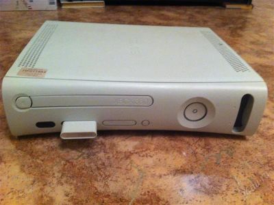 Лот: 2441330. Фото: 1. XBOX 360 Fat FREEBOOT(без внутреннего... Игровые приставки, консоли