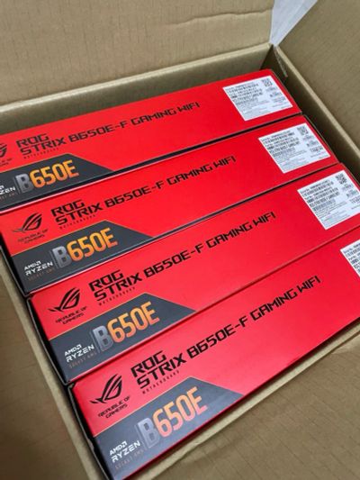 Лот: 21214861. Фото: 1. Материнская плата ASUS ROG STRiX... Материнские платы
