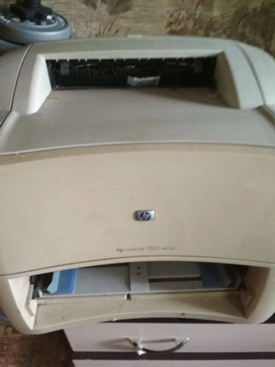 Лот: 15878378. Фото: 1. Принтер hp laserjet 1000. Лазерные принтеры