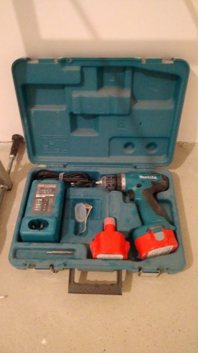 Лот: 12461070. Фото: 1. Шуруповерт Makita 8281D. Электроинструмент