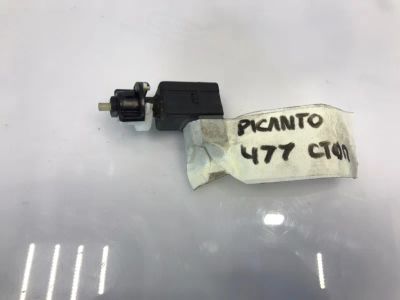 Лот: 21705283. Фото: 1. концевик педали тормоза Kia Picanto... Двигатель и элементы двигателя