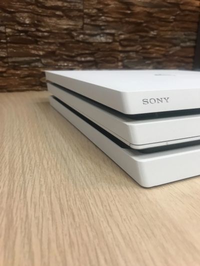 Лот: 19171790. Фото: 1. Ps4 pro. Игры для консолей