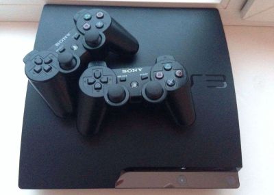 Лот: 7726095. Фото: 1. ps3 (2 джойстика, FIFA11, GTA5... Игровые приставки, консоли