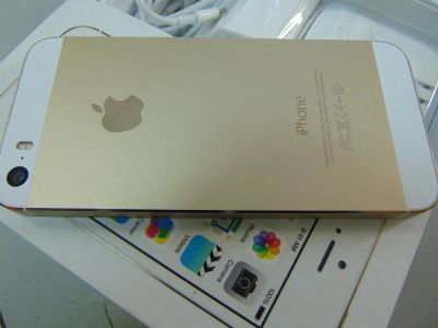 Лот: 3919050. Фото: 1. iPhone 5s 16 гб золотой. Смартфоны