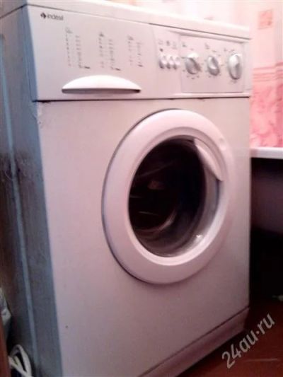 Лот: 1923375. Фото: 1. Стиральная машина Indesit. Стиральные машины