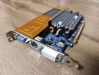 Лот: 22609459. Фото: 1. Видеокарта GeForce 7300 Gigabyte... Видеокарты