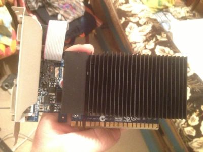 Лот: 4779807. Фото: 1. NVidia GeForce 210 1GB DDR3. Видеокарты