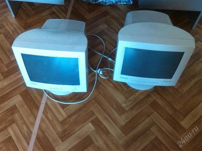 Лот: 2230219. Фото: 1. 2 монитора - Samtron и Samsung... ЭЛТ-мониторы