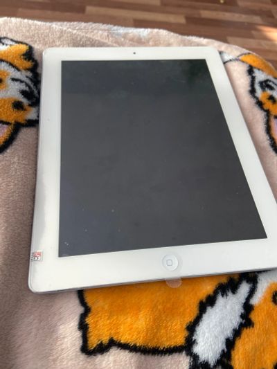 Лот: 20656093. Фото: 1. Ipad залоченный. Планшеты