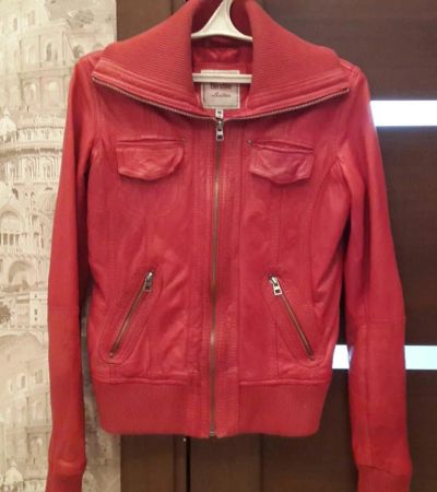 Лот: 4267166. Фото: 1. куртка " Bershka ", р.42. Натуральная... Верхняя одежда
