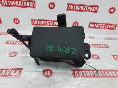 Лот: 20901563. Фото: 1. Блок предохранителей Toyota Noah... Двигатель и элементы двигателя