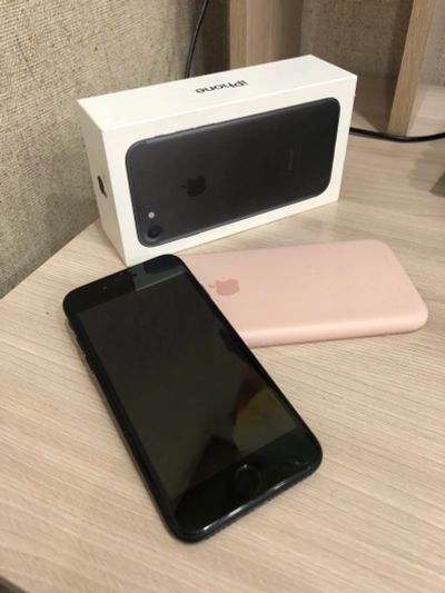 Лот: 15824215. Фото: 1. IPhone 7. Смартфоны