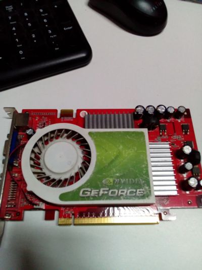 Лот: 19602681. Фото: 1. Geforce 7600GT. Видеокарты