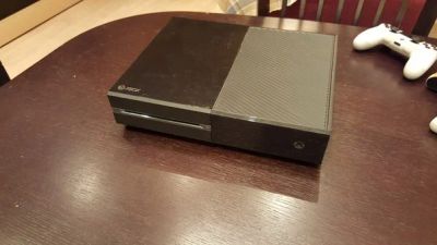 Лот: 6560676. Фото: 1. Xbox one + 2 джойстика + Live... Игровые приставки, консоли
