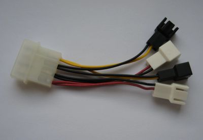 Лот: 19828036. Фото: 1. Переходник с MOLEX на четыре 3... Шлейфы, кабели, переходники