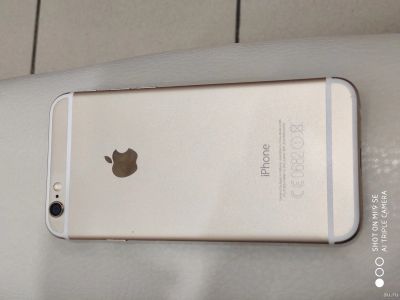 Лот: 14388686. Фото: 1. IPhone 6 gold. Смартфоны