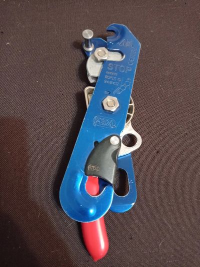 Лот: 17529380. Фото: 1. Petzl Stop. Альпинизм и скалолазание