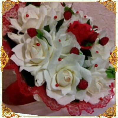 Лот: 10085366. Фото: 1. Букет из Конфет с Ежевикой. Букеты из конфет, игрушек
