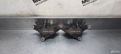 Лот: 22463390. Фото: 1. Суппорта передние Suzuki gsx 600... Запчасти