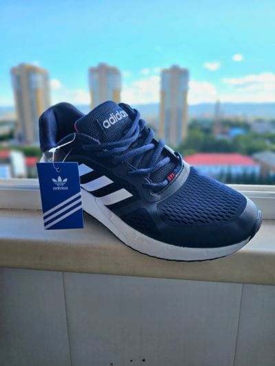 Лот: 20755164. Фото: 1. Кроссовки Adidas Retropy F2. Кеды, кроссовки, слипоны