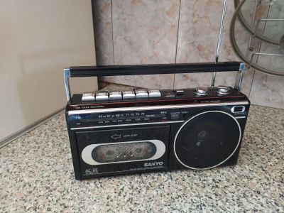 Лот: 25262424. Фото: 1. Магнитофон Sanyo M2670F. Кассетные деки, магнитофоны