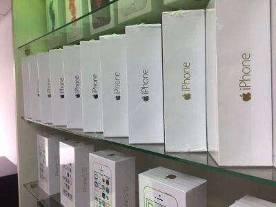 Лот: 10353559. Фото: 1. iPhone 6 64gb space gray Чехол... Смартфоны