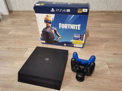 Лот: 17964162. Фото: 1. PS4 Pro в идеале. Последняя ревизия... Игровые приставки, консоли