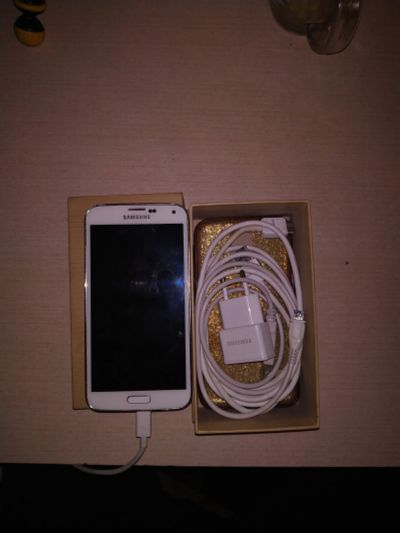 Лот: 15918212. Фото: 1. Samsung galaxy S5 повторно. Смартфоны