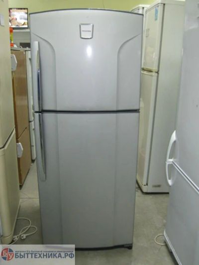 Лот: 3725768. Фото: 1. Холодильник Toshiba GR-N54TRA. Кухонная