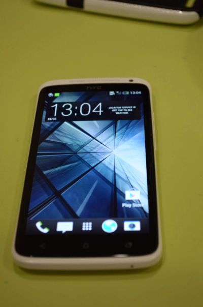 Лот: 7594761. Фото: 1. HTC ONE X White + противоударный... Смартфоны
