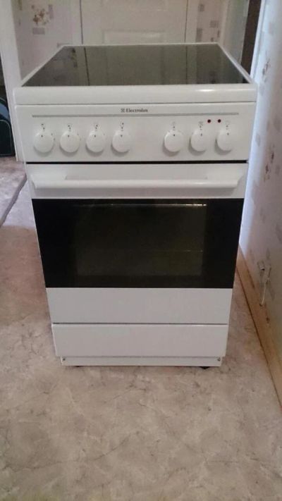 Лот: 7263055. Фото: 1. Электрическая плита Electrolux. Плиты, духовые шкафы, варочные поверхности