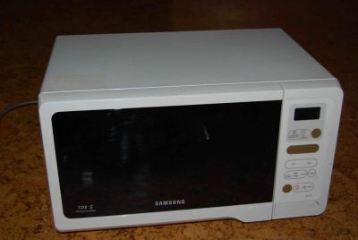 Лот: 4811960. Фото: 1. Микроволновая печь Samsung MW... Микроволновки, мини-печи