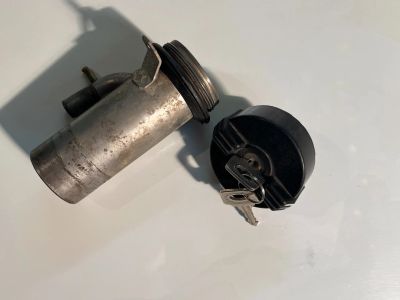 Лот: 25908247. Фото: 1. Горловина топливного бака ВАЗ... Топливная система