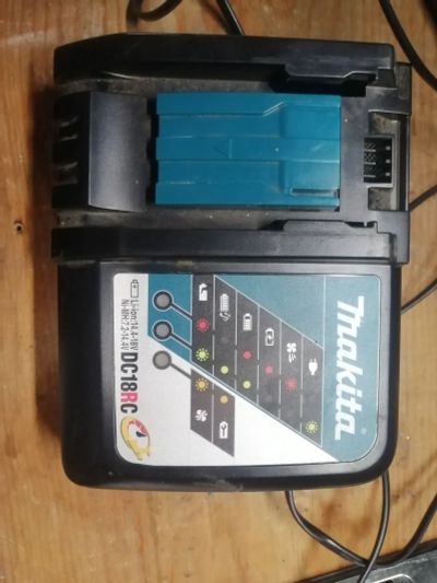 Лот: 20596778. Фото: 1. зарядное устройство Makita dc18rc. Электроинструмент