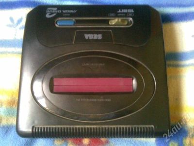 Лот: 313730. Фото: 1. Sega Mega Drive 2 16 BIT + 6 картриджей. Другое (игровые приставки, консоли, видеоигры)