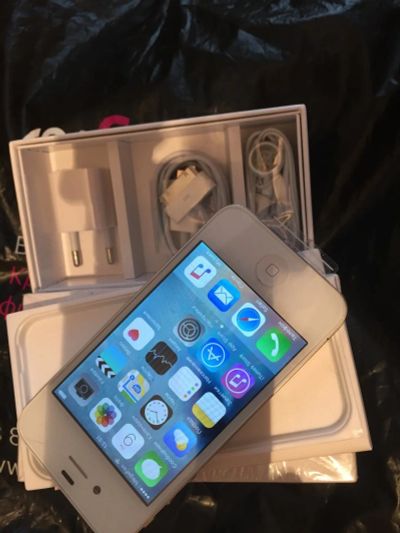 Лот: 11316436. Фото: 1. iphone 4s 32gb white. Смартфоны