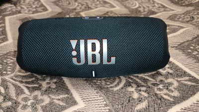 Лот: 25280472. Фото: 1. JBL Charge 5. Оригинал. Состояние... Портативные, беспроводные колонки