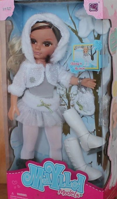 Лот: 12630664. Фото: 1. Кукла с коньками сумочкой и варежками. Куклы и аксессуары