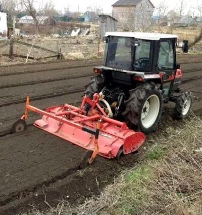 Лот: 15895413. Фото: 1. Вспашка земли ,огородов трактор... Всё для ландшафта