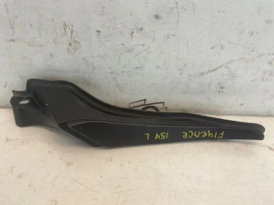 Лот: 24627536. Фото: 1. уголок жабо Renault Fluence L30R. Двигатель и элементы двигателя