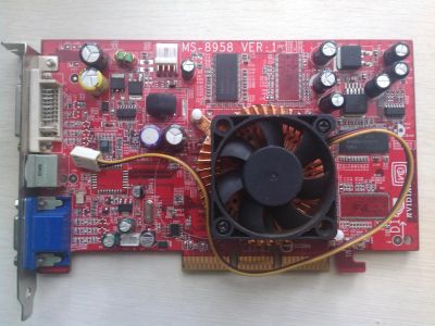 Лот: 4413618. Фото: 1. Видеокарта GeForce FX5700 128Mb... Видеокарты