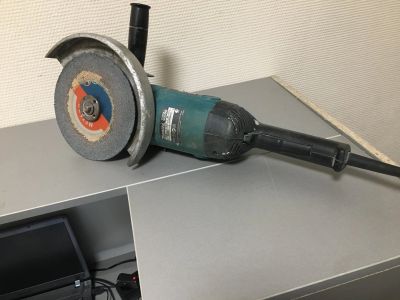 Лот: 12518691. Фото: 1. Угловая шлифмашина Makita 9069... Электроинструмент