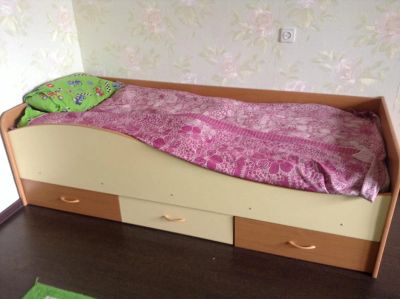 Лот: 4145905. Фото: 1. Подростковая кровать с ящиками... Детские кровати и кроватки