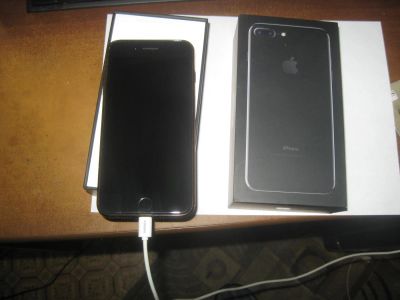 Лот: 10777313. Фото: 1. iPhone 7plus чёрны оникс 128 Gb. Смартфоны