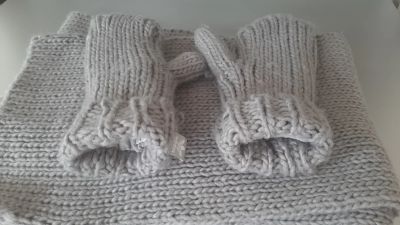 Лот: 19220728. Фото: 1. Шарф, варежки (набор Adidas). Шарфы, платки