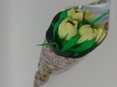 Лот: 3794772. Фото: 1. Букет из конфет Тюльпаны "Солнечные... Букеты из конфет, игрушек