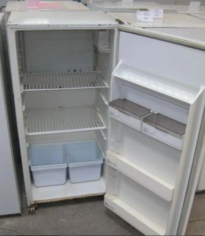 Лот: 8226324. Фото: 1. Холодильник Бирюса-20. Холодильники, морозильные камеры