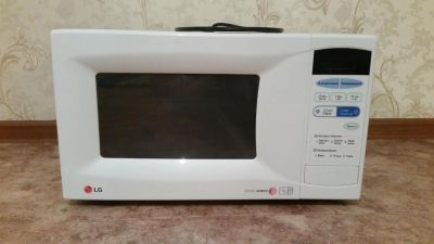 Лот: 9270536. Фото: 1. Микроволновка LG MS-1904H 700Вт. Микроволновки, мини-печи