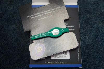 Лот: 3673829. Фото: 1. Power balance Ярко-зеленый в коробке. Другое (спортивные товары)